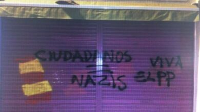 Los independentistas acusan a Rivera de manipular la fotografía de las pintadas en la tienda de su madre