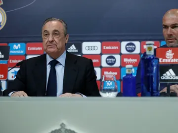 Florentino Pérez, junto a Zidane el día de su despedida Florentino Pérez, junto a Zidane el día de su despedida