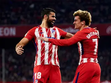 Diego Costa y Griezmann celebran un gol Diego Costa y Griezmann celebran un gol