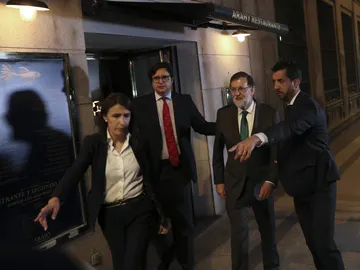 Mariano Rajoy a su salida del restaurante Mariano Rajoy a su salida del restaurante