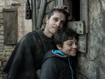 Pablo Derqui y Álvaro Villaespesa en la casa de su madre en la ficción Pablo Derqui y Álvaro Villaespesa en la casa de su madre en la ficción