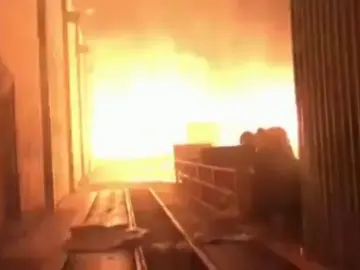 Incendio en una planta de residuos con llamas de hasta 15 metros en Gran Canaria Incendio en una planta de residuos con llamas de hasta 15 metros en Gran Canaria