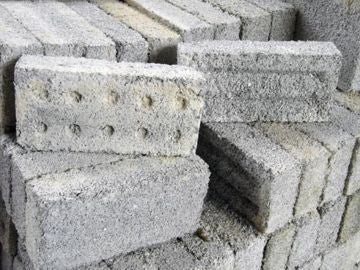 Ladrillos hechos a base de pl&aacute;stico reciclado