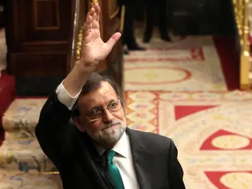 Rajoy al salir del debate de la moción de censura Rajoy al salir del debate de la moción de censura