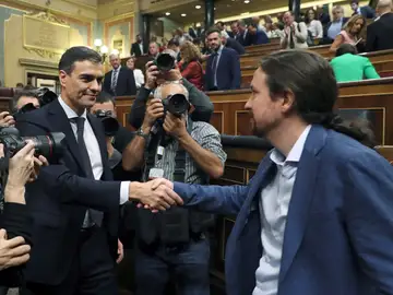 El líder del PSOE, Pedro Sánchez, y el secretario general de Podemos, Pablo Iglesias El líder del PSOE, Pedro Sánchez, y el secretario general de Podemos, Pablo Iglesias