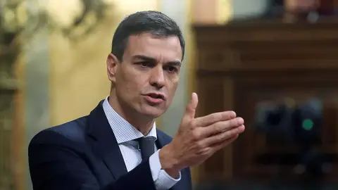 El nuevo presidente del gobierno español, Pedro Sánchez, durante el segundo día de moción de censura en el Congreso . El nuevo presidente del gobierno español, Pedro Sánchez, durante el segundo día de moción de censura en el Congreso .