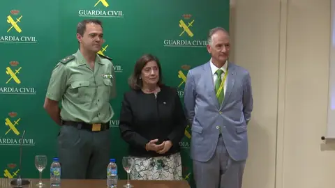 <p>La Guardia Civil desmantela una trama internacional contra la piratería en internet</p> <p>La Guardia Civil desmantela una trama internacional contra la piratería en internet</p>