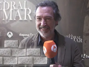 ¿Cuánto sabe Ginés García Millán sobre 'La Catedral del Mar'? ¡Lo ponemos a prueba con este test a contrarreloj! ¿Cuánto sabe Ginés García Millán sobre 'La Catedral del Mar'? ¡Lo ponemos a prueba con este test a contrarreloj!