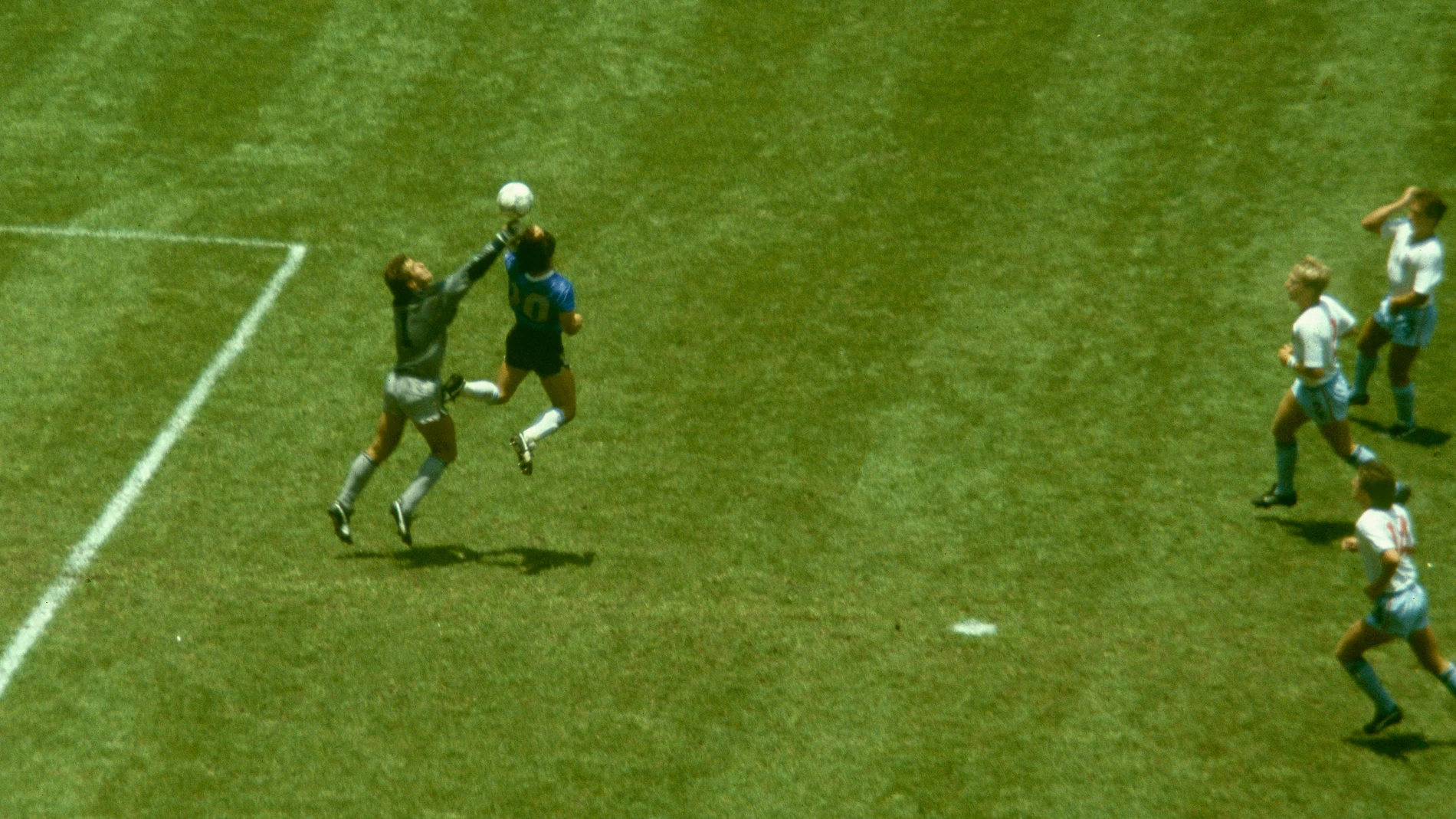 La 'mano de Dios' de Maradona contra Inglaterra La 'mano de Dios' de Maradona contra Inglaterra