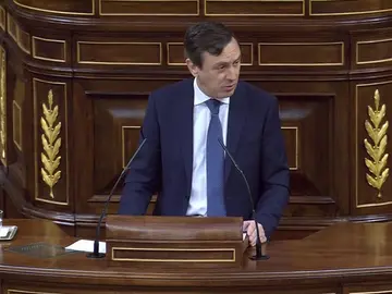 Hernando, a Sánchez: "Ya humilló a sus diputados, primero les llamó traidores por abstener y ahora les llama incompetentes por negarse a los Presupuestos del PP" Hernando, a Sánchez: "Ya humilló a sus diputados, primero les llamó traidores por abstener y ahora les llama incompetentes por negarse a los Presupuestos del PP"