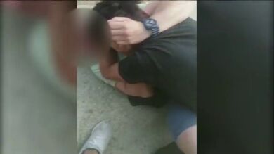 <p>Brutal agresión a un policía local fuera de servicio tras reconocerle de un operativo del día anterior</p>
