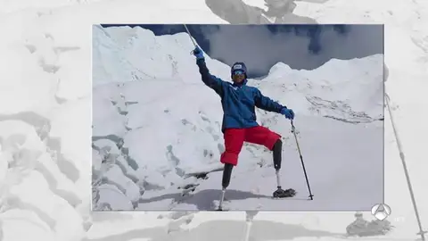 Xia Boyu, el escalador de 70 años al que le amputaron las dos piernas y consiguió escalar el Everest Xia Boyu, el escalador de 70 años al que le amputaron las dos piernas y consiguió escalar el Everest