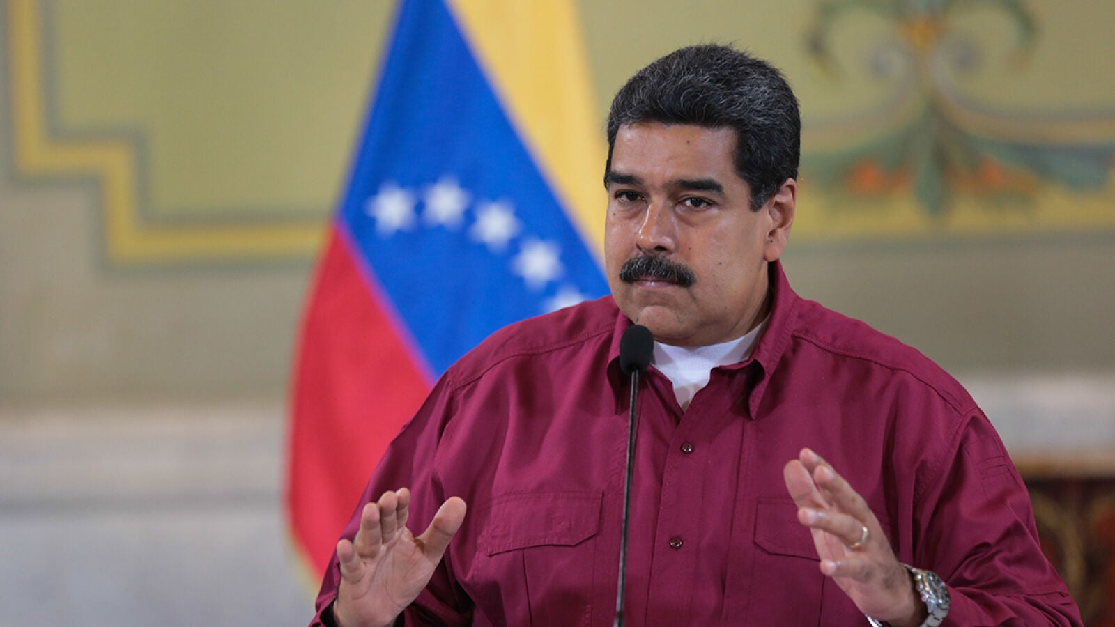Maduro remodela el Gobierno para propiciar 