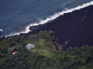 El flujo de lava del Kilauea ha dejado Kapoho y Vacationland aislados
