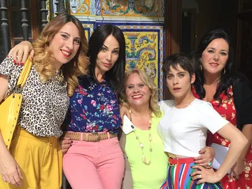 Los actores celebran el fin de rodaje de la cuarta temporada de 'Allí abajo' por todo lo alto Los actores celebran el fin de rodaje de la cuarta temporada de 'Allí abajo' por todo lo alto