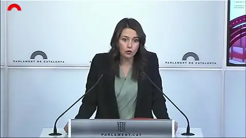 Arrimadas advierte de que no se reunirá con Torra si mantiene la pancarta a favor de la libertad "de los presos políticos" en la Generalitat Arrimadas advierte de que no se reunirá con Torra si mantiene la pancarta a favor de la libertad "de los presos políticos" en la Generalitat