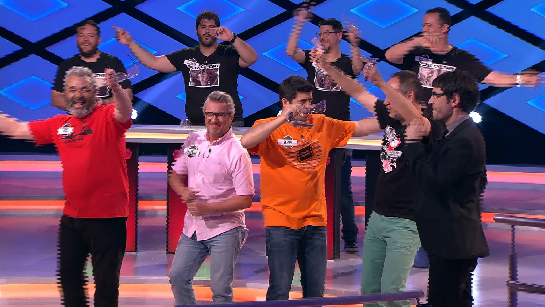 Juanra Bonet pone en pie al público de '¡Boom!': "Esto lo tenéis que bailar"