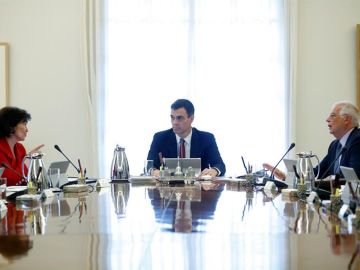 El presidente del Gobierno, Pedro Sánchez, preside el Consejo de Ministros