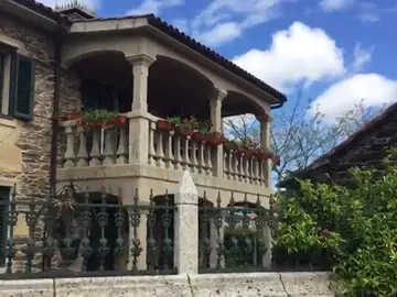 Tres encapuchados acceden a una vivienda de Lugo para robar joyas y dinero y golpean violentamente a los propietarios Tres encapuchados acceden a una vivienda de Lugo para robar joyas y dinero y golpean violentamente a los propietarios