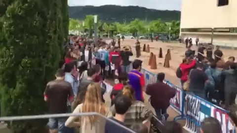 Protestas contra Fernández Vara por la polémica de los exámenes selectividad en el Campus de Cáceres Protestas contra Fernández Vara por la polémica de los exámenes selectividad en el Campus de Cáceres