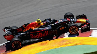 Verstappen lidera los Libres 3 con Fernando Alonso 13º y Carlos Sainz 14º