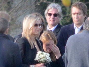Máxima de Holanda, destrozada, en el entierro de su hermana pequeña Máxima de Holanda, destrozada, en el entierro de su hermana pequeña
