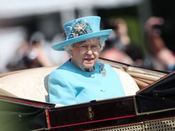 La reina Isabel II en la celebración de su 92 cumpleaños