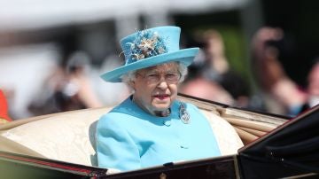 La reina Isabel II en la celebración de su 92 cumpleaños