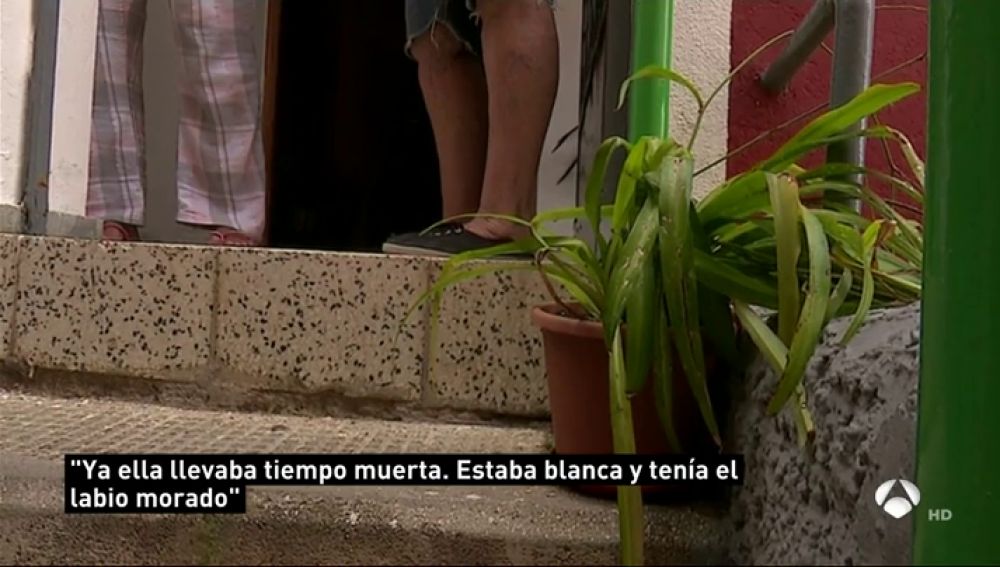 Una vecina de la mujer asesinada en Las Palmas: "Llevaba tiempo muerta"