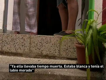 Una vecina de la mujer asesinada en Las Palmas: "Llevaba tiempo muerta" Una vecina de la mujer asesinada en Las Palmas: "Llevaba tiempo muerta"