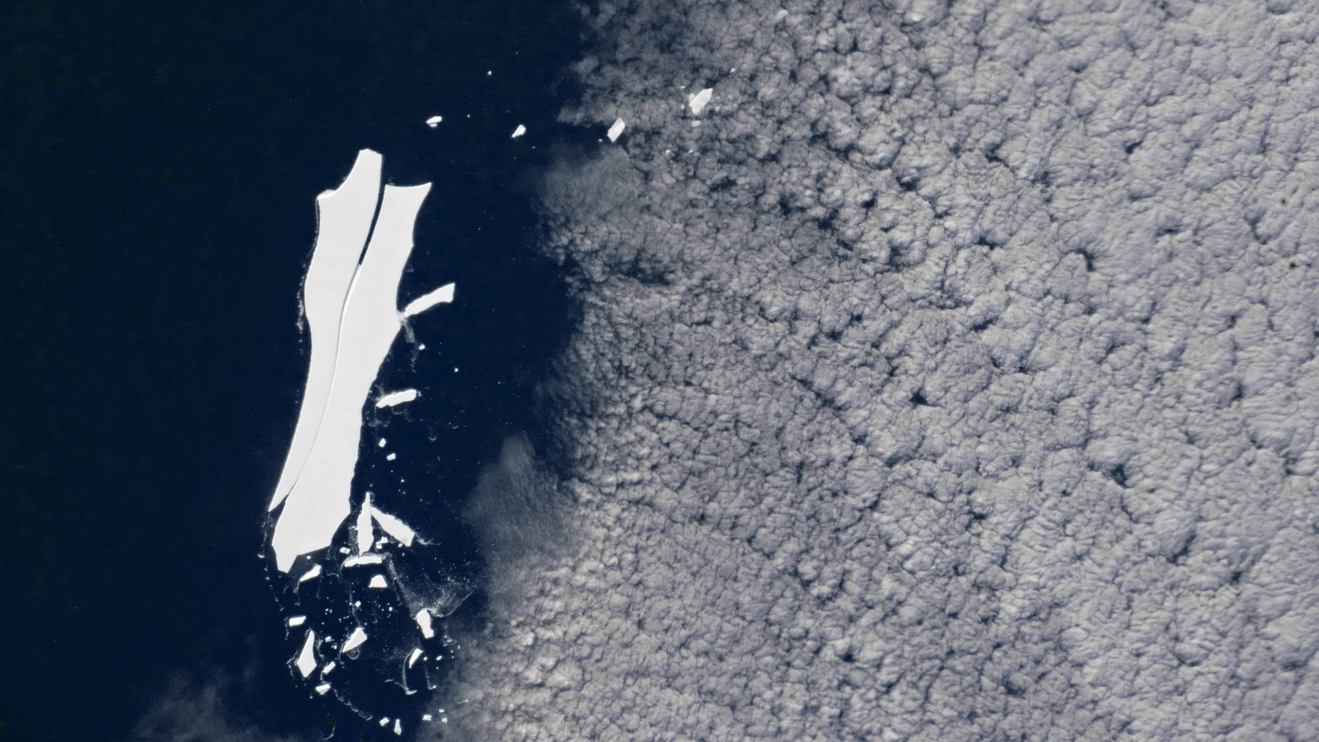 Iceberg B-15 Iceberg B-15