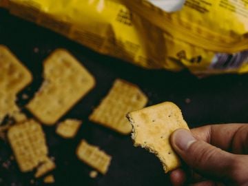 Masticar un cracker te dice cuántos hidratos de carbono puedes comer.