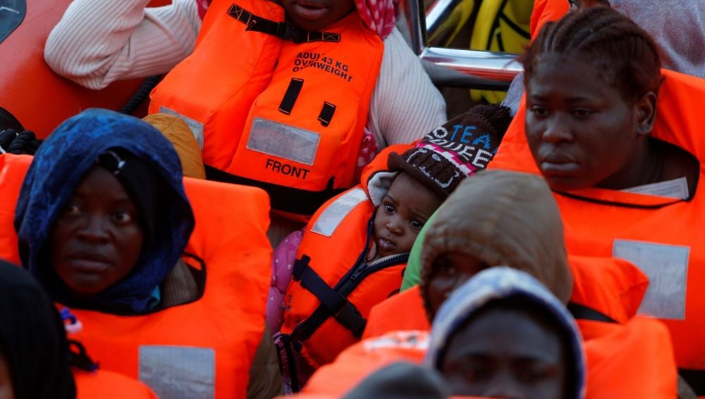 Varias personas rescatadas en el Mediterráneo