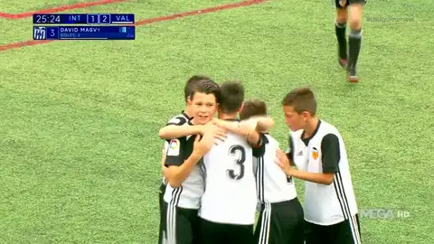El Valencia remonta ante el Inter y jugará la final de LaLiga Promises El Valencia remonta ante el Inter y jugará la final de LaLiga Promises