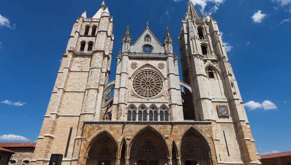 La Catedral de León nos enseñó el peligro de usar agua para apagar ...