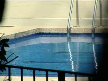 Imagen de archivo de una piscina Imagen de archivo de una piscina