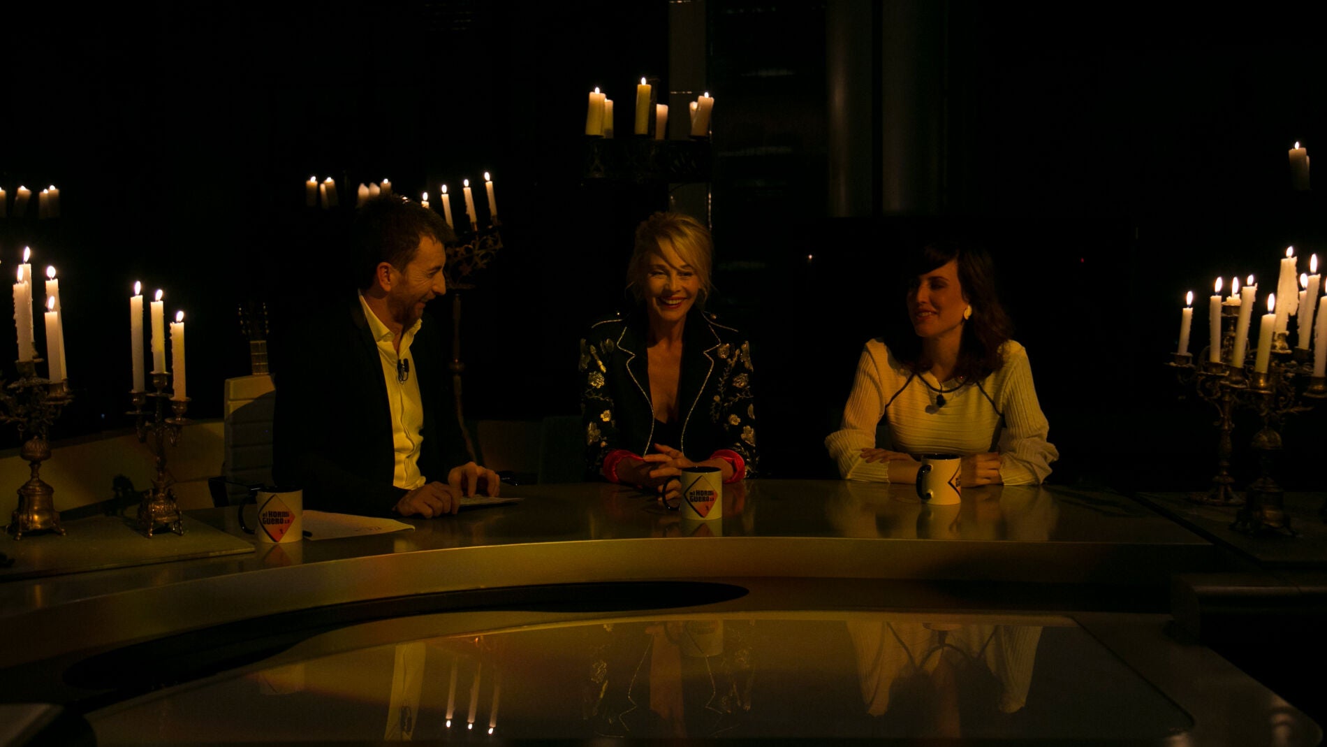 El plat&oacute; de 'El Hormiguero 3.0' se queda a oscuras durante la entrevista a las actrices Bel&eacute;n Rueda y Natalia de Molina