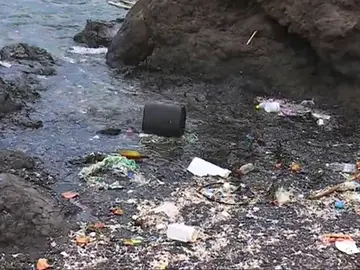 Alerta por contaminación en la Playa del Porís Alerta por contaminación en la Playa del Porís