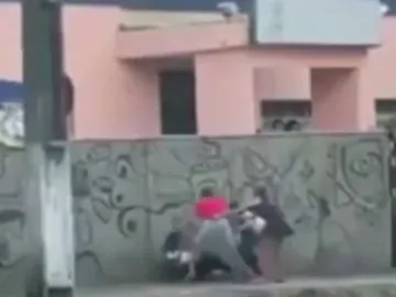 Agresión a una mujer en plena calle Agresión a una mujer en plena calle