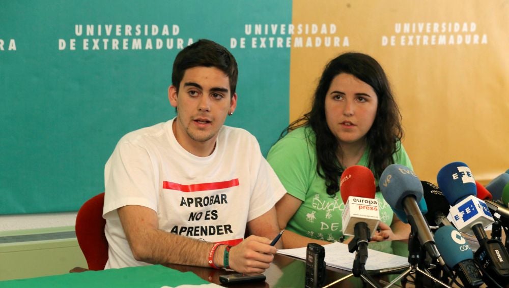 Hernán Álvarez y Amalia Moreno, del consejo de Estudiantes de la UEX