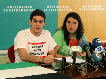 Hernán Álvarez y Amalia Moreno, del consejo de Estudiantes de la UEX Hernán Álvarez y Amalia Moreno, del consejo de Estudiantes de la UEX