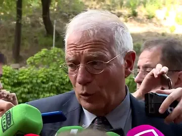 Borrell califica la decisión de Pedro Sánchez de ofrecer el puerto de Valencia al barco Aquarius como un 'acto simbólico' y 'efectivo' Borrell califica la decisión de Pedro Sánchez de ofrecer el puerto de Valencia al barco Aquarius como un 'acto simbólico' y 'efectivo'