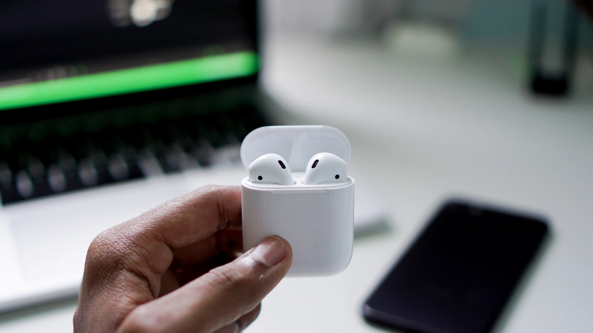 AirPods AirPods