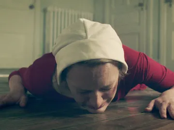 La serie de éxito 'El cuento de la criada' se estrena el martes en Antena 3 La serie de éxito 'El cuento de la criada' se estrena el martes en Antena 3