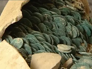 Premio para los trabajadores de Tomares por encontrar un tesoro romano Premio para los trabajadores de Tomares por encontrar un tesoro romano