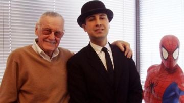 Stan Lee y su socio Keya Morgan