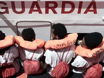Algunos de los inmigrantes a bordo del 'Aquarius' Algunos de los inmigrantes a bordo del 'Aquarius'