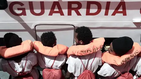 Algunos de los inmigrantes a bordo del 'Aquarius' Algunos de los inmigrantes a bordo del 'Aquarius'