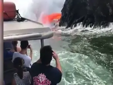 Nueva atracción turística en Hawai: La lava del Kilauea en el mar Nueva atracción turística en Hawai: La lava del Kilauea en el mar