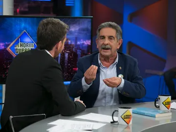 Miguel Ángel Revilla cuenta en 'El Hormiguero 3.0' la teoría que tiene sobre Mariano Rajoy y la moción de censura Miguel Ángel Revilla cuenta en 'El Hormiguero 3.0' la teoría que tiene sobre Mariano Rajoy y la moción de censura